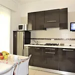 Comfy Near The * ביביונה